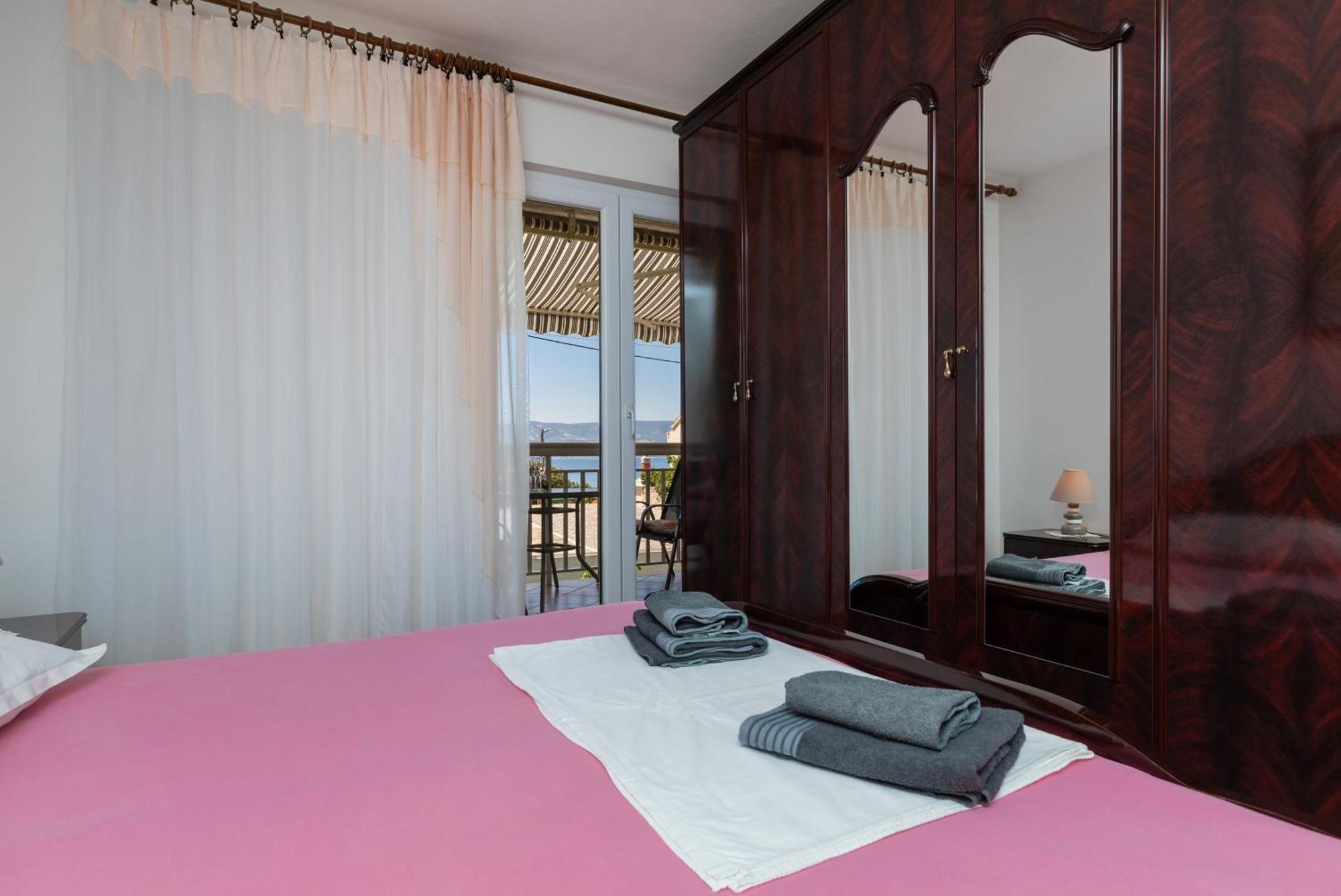 Apartments With A Parking Space Stanici, Omis - 11421 Celina Chambre photo